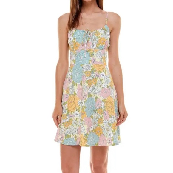 Wayf Dresses & Skirts - WAYF Floral Tie-front Mini Dress Size Small Retro Hippie Sundress Babydoll
